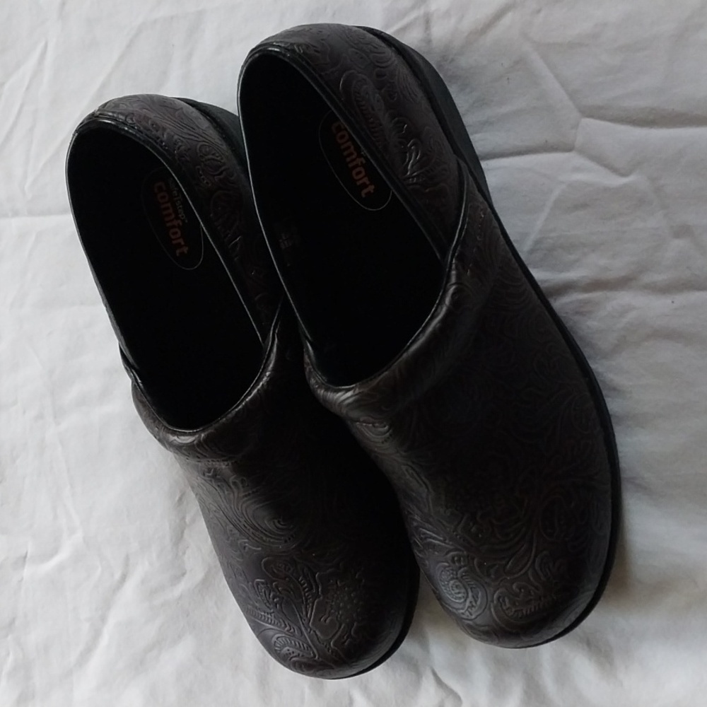 SafeTStep comfort clogs size 9